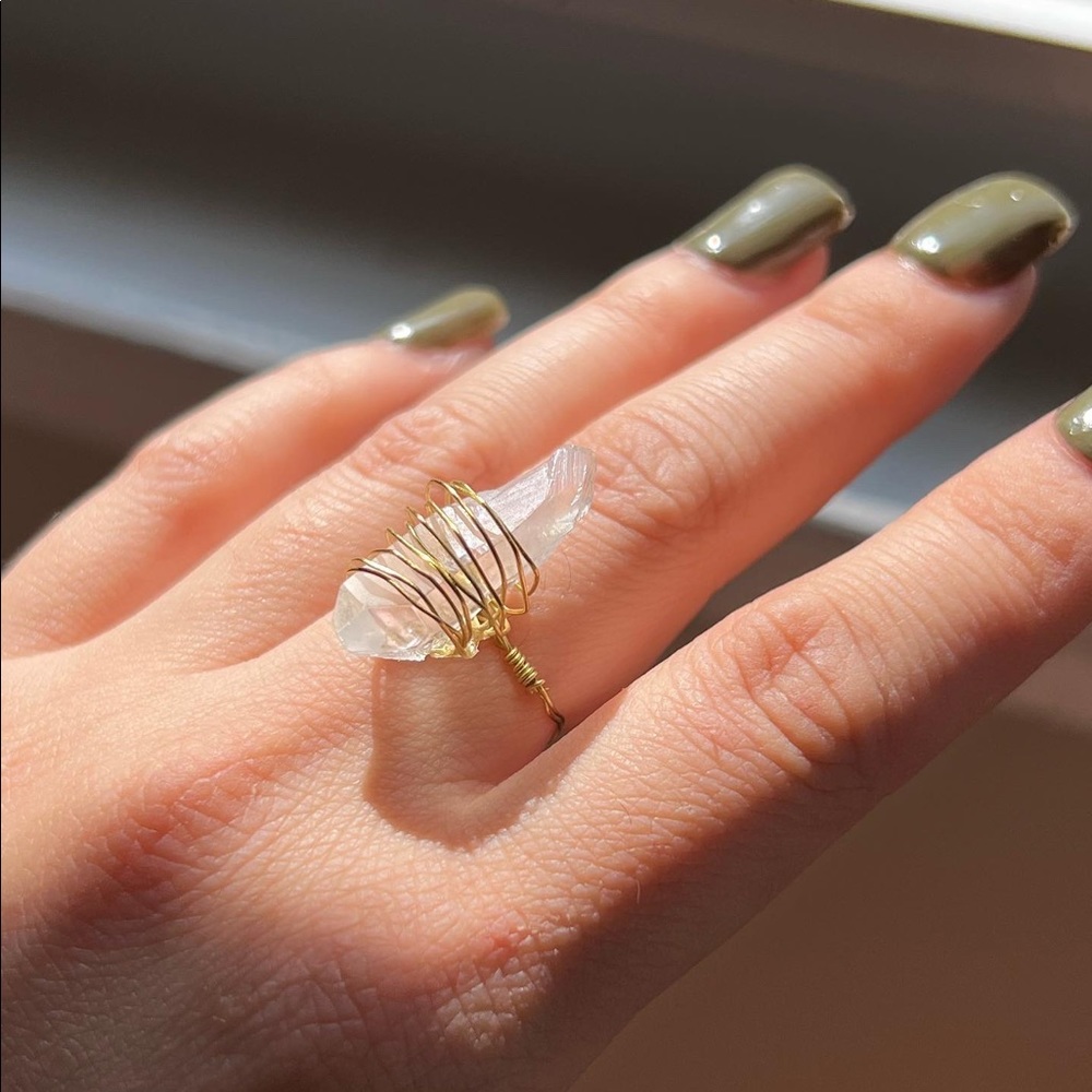 Quartz Gold Wire Ring
